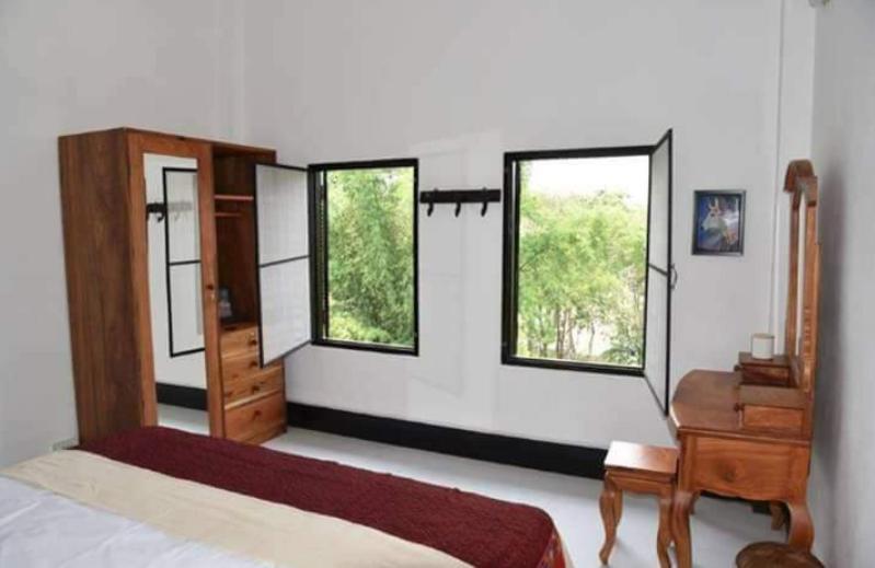 Meet Sunset Hostel Luangprabang Экстерьер фото