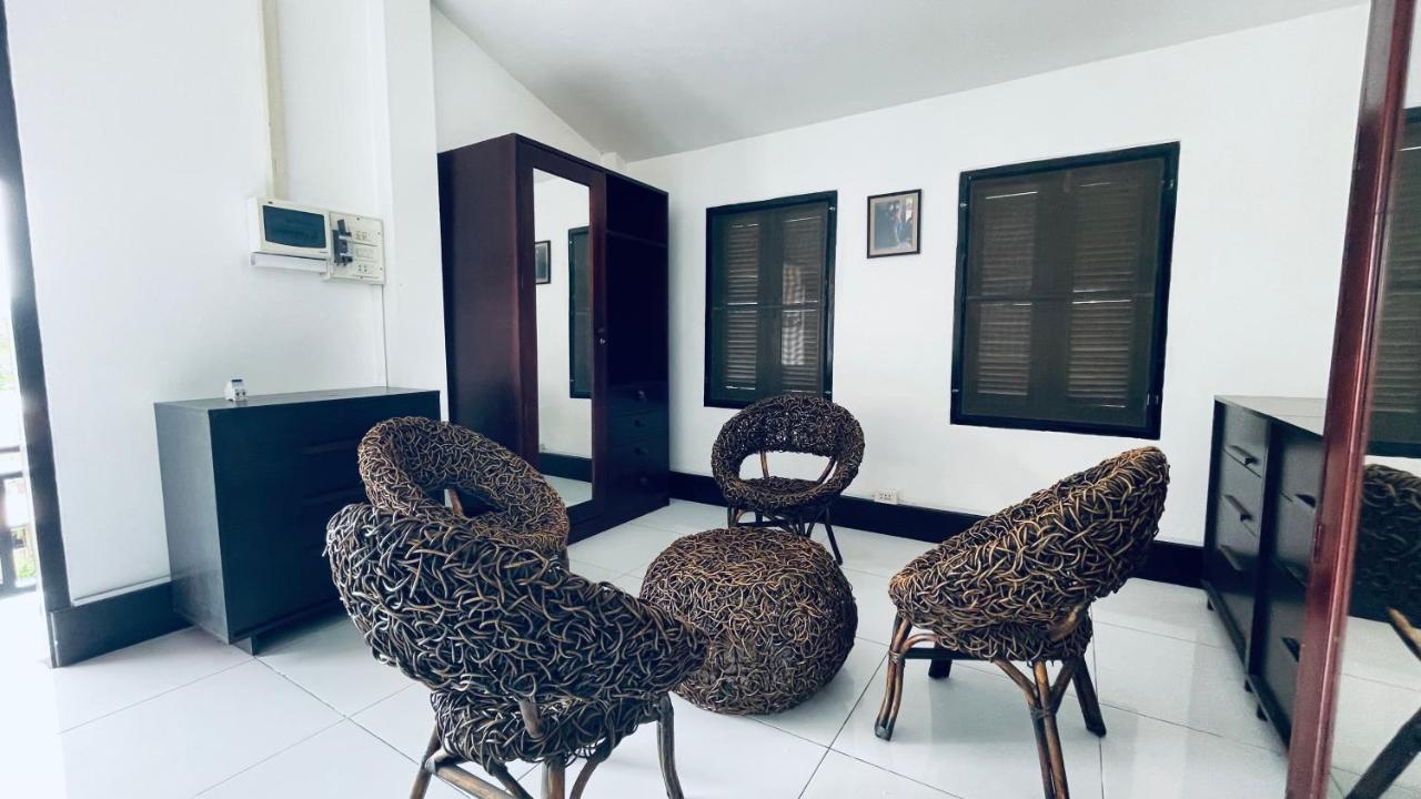 Meet Sunset Hostel Luangprabang Экстерьер фото