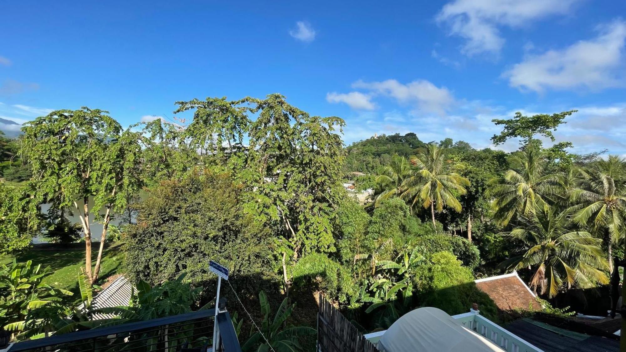 Meet Sunset Hostel Luangprabang Экстерьер фото